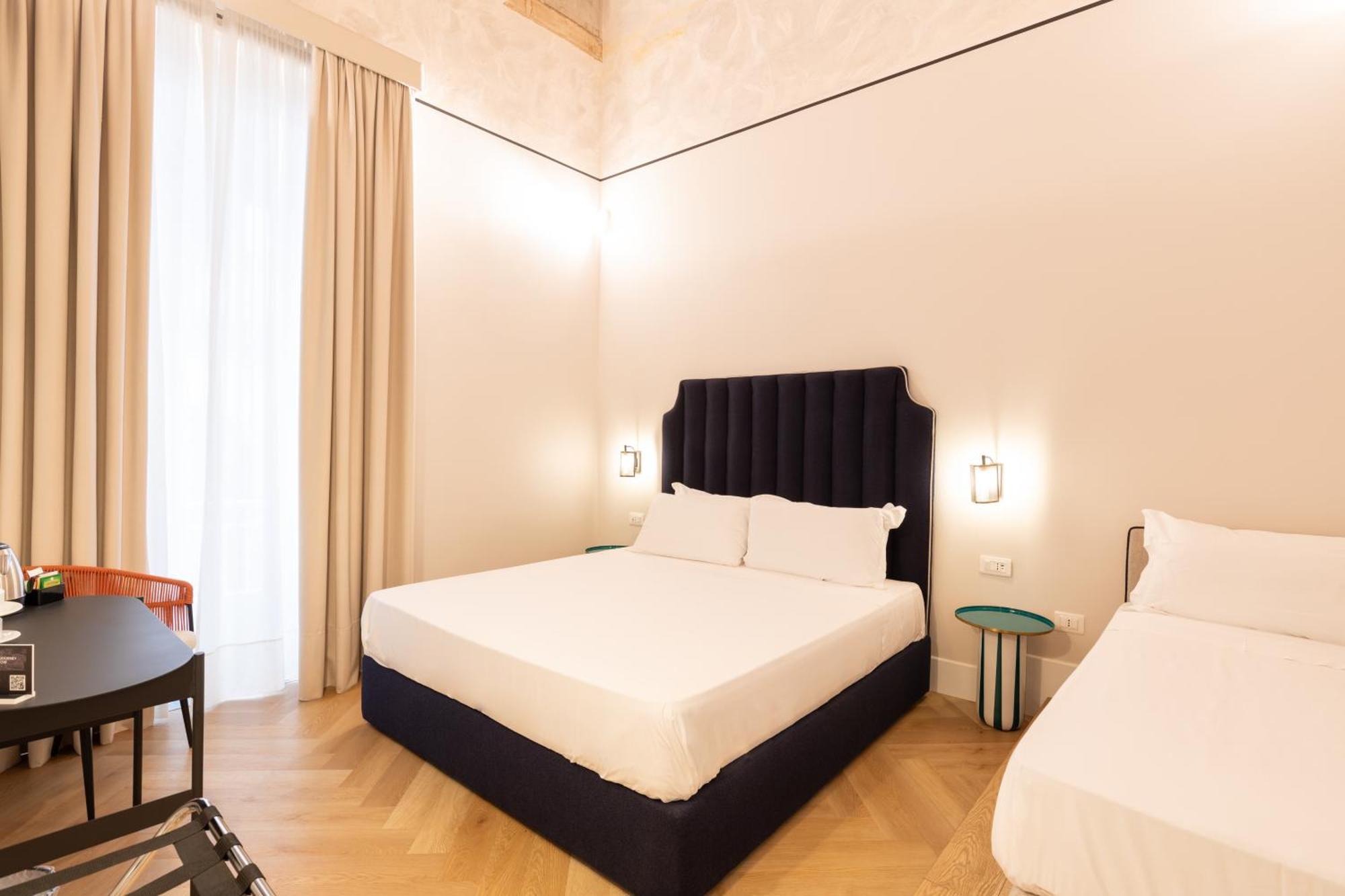 Relais Ammira Hotel เนเปิลส์ ภายนอก รูปภาพ